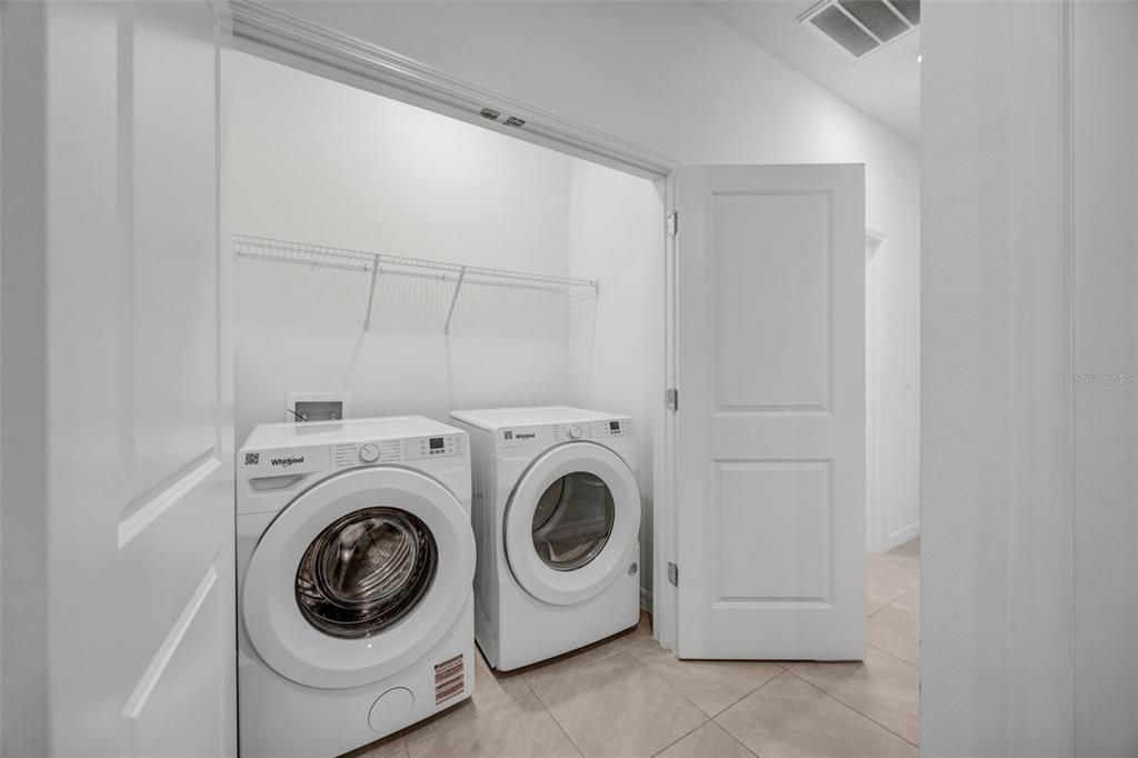 For Sale: $375,000 (3 beds, 2 baths, 1565 Square Feet)