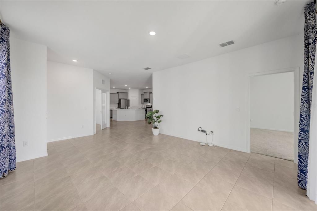 For Sale: $375,000 (3 beds, 2 baths, 1565 Square Feet)