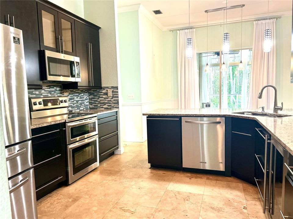 В аренду: $3,100 (4 спален, 2 ванн, 2662 Квадратных фут)