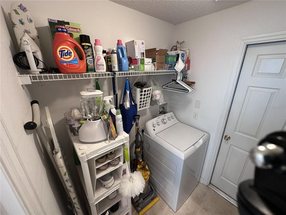 На продажу: $334,900 (4 спален, 2 ванн, 1642 Квадратных фут)