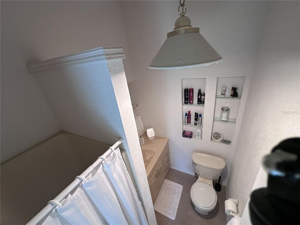 На продажу: $334,900 (4 спален, 2 ванн, 1642 Квадратных фут)