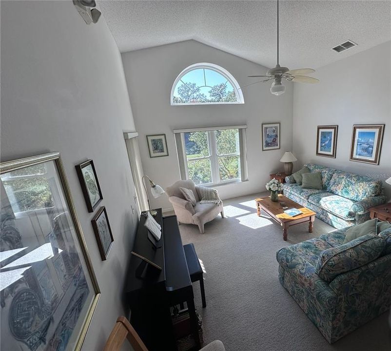 На продажу: $334,900 (4 спален, 2 ванн, 1642 Квадратных фут)