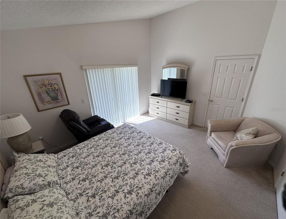 На продажу: $334,900 (4 спален, 2 ванн, 1642 Квадратных фут)