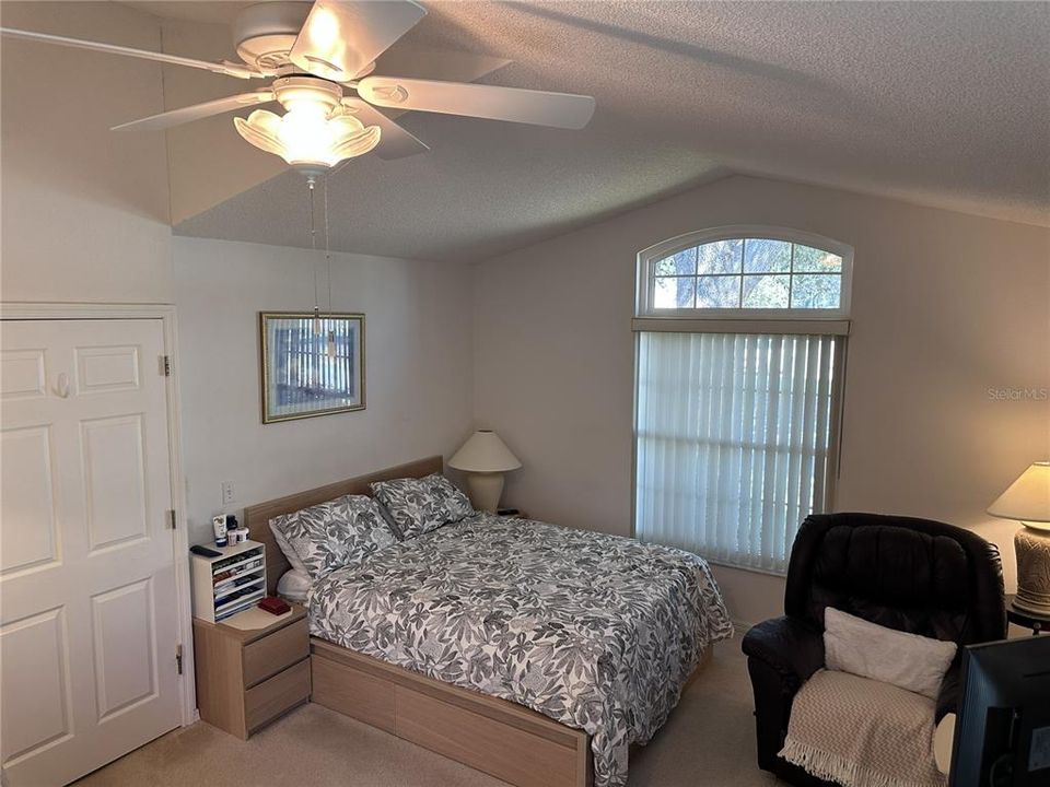 На продажу: $334,900 (4 спален, 2 ванн, 1642 Квадратных фут)