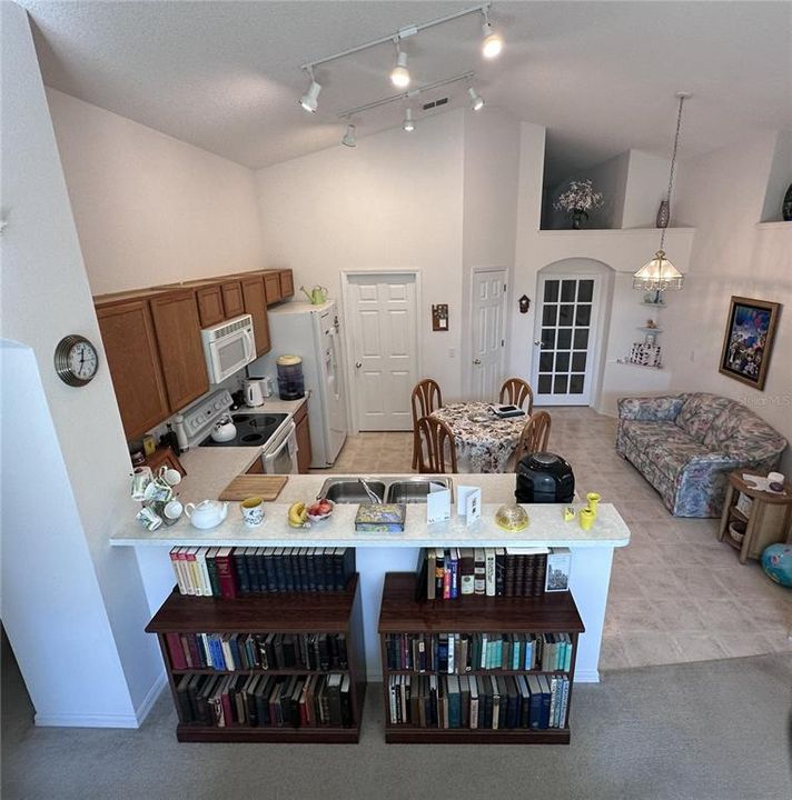 На продажу: $334,900 (4 спален, 2 ванн, 1642 Квадратных фут)