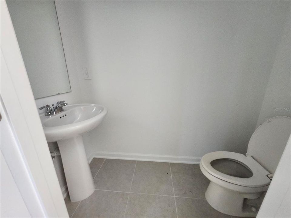 For Rent: $2,100 (4 beds, 2 baths, 1874 Square Feet)