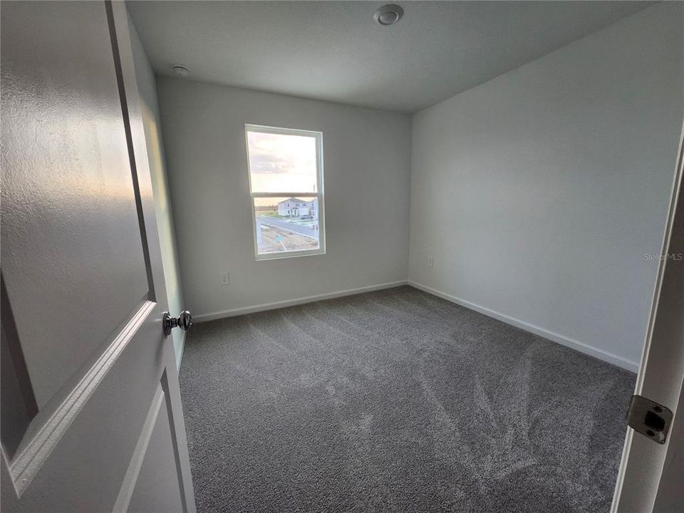 For Rent: $2,100 (4 beds, 2 baths, 1874 Square Feet)