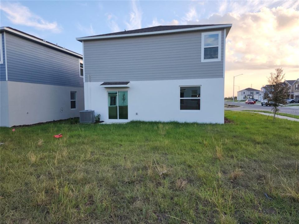 For Rent: $2,100 (4 beds, 2 baths, 1874 Square Feet)