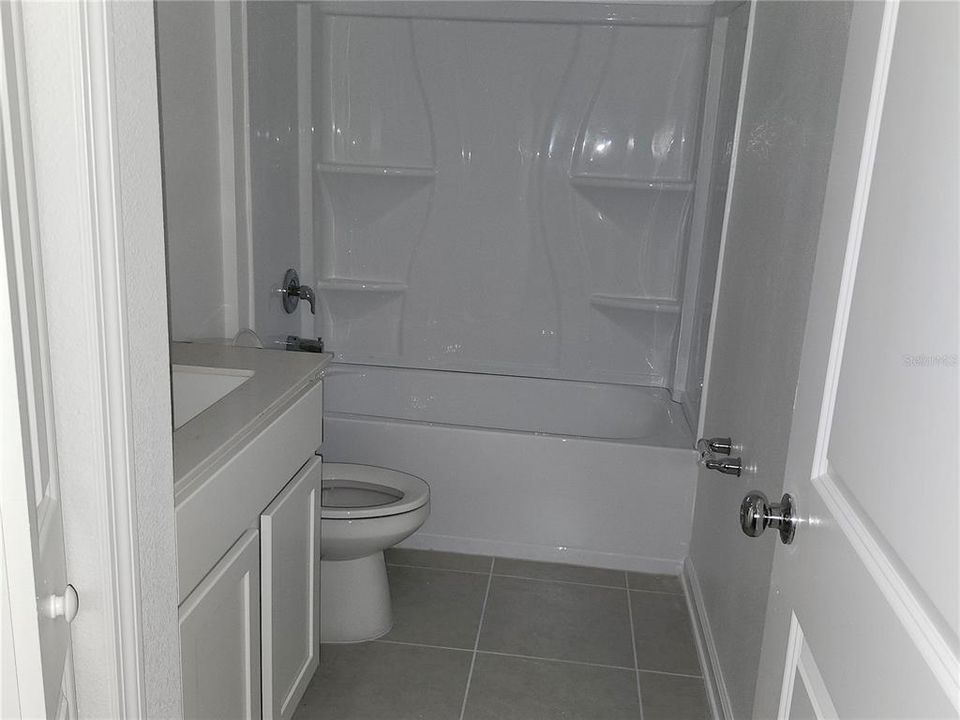 For Rent: $2,100 (4 beds, 2 baths, 1874 Square Feet)