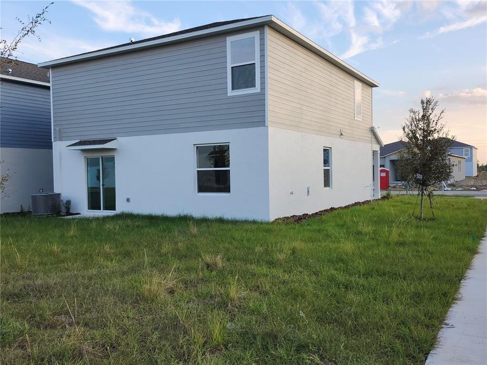 For Rent: $2,100 (4 beds, 2 baths, 1874 Square Feet)