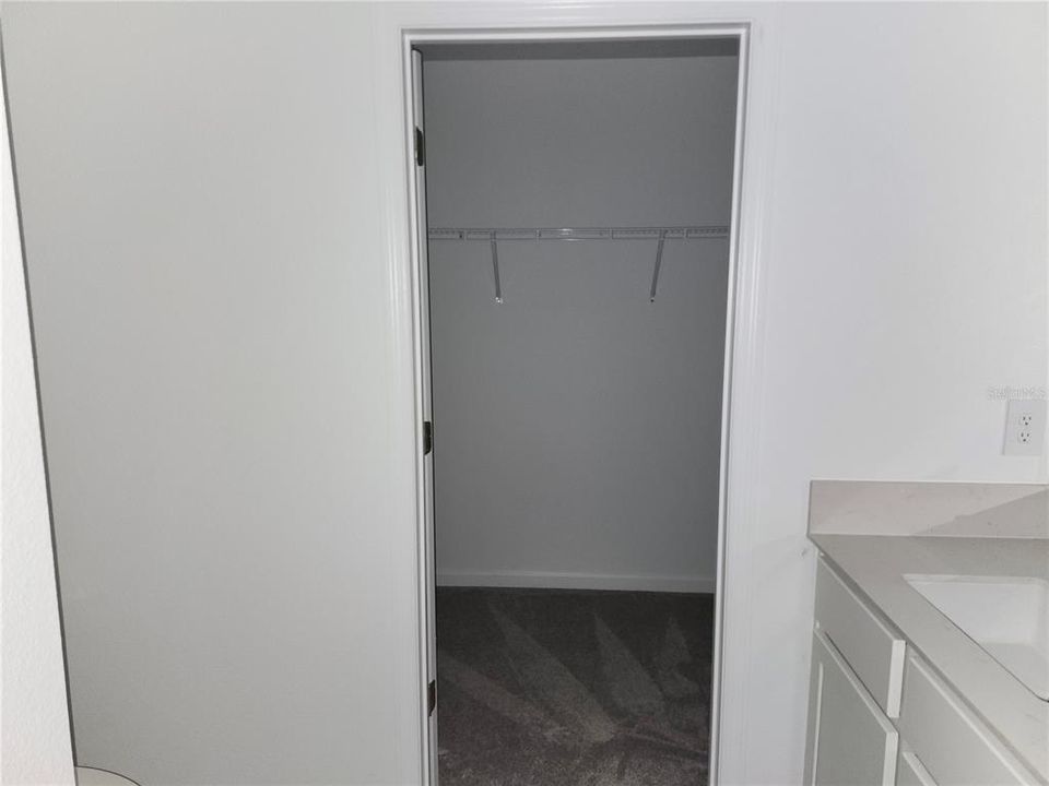 For Rent: $2,100 (4 beds, 2 baths, 1874 Square Feet)