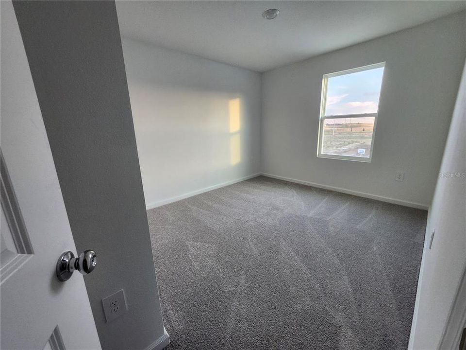 For Rent: $2,100 (4 beds, 2 baths, 1874 Square Feet)