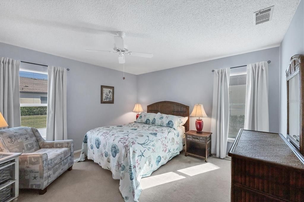 For Sale: $189,900 (2 beds, 2 baths, 1383 Square Feet)