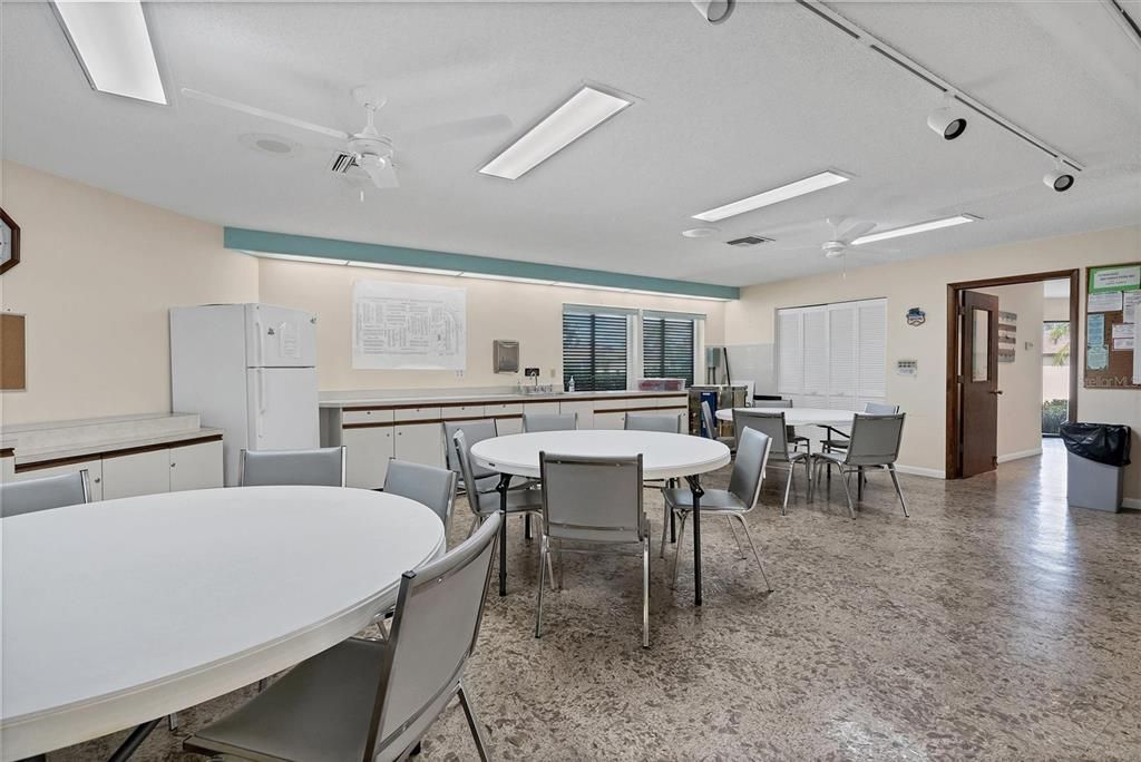 For Sale: $189,900 (2 beds, 2 baths, 1383 Square Feet)