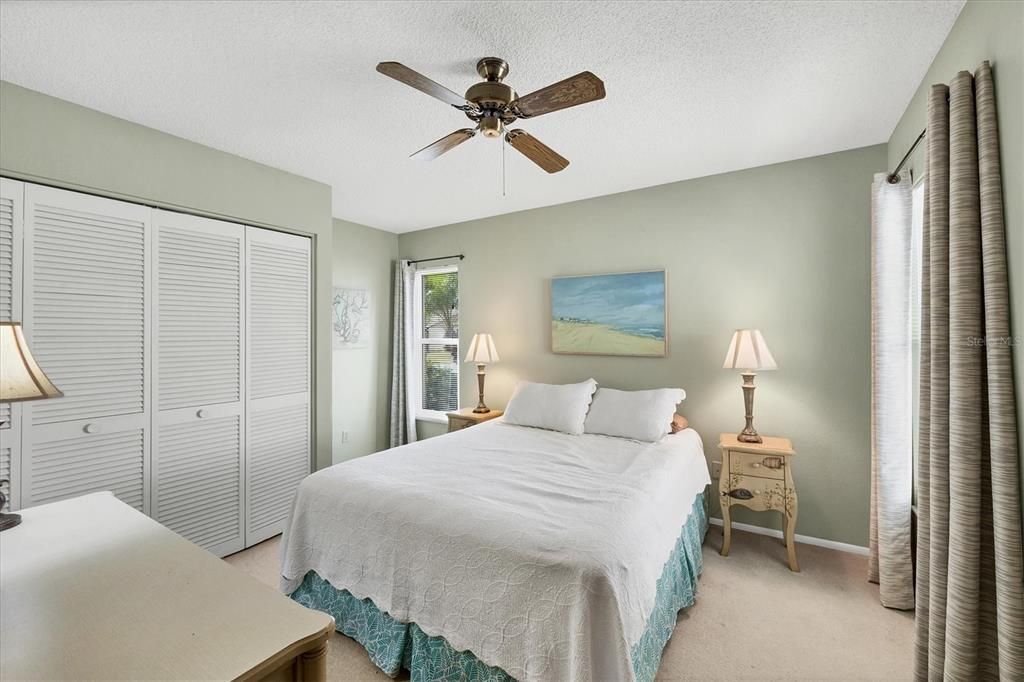 For Sale: $189,900 (2 beds, 2 baths, 1383 Square Feet)