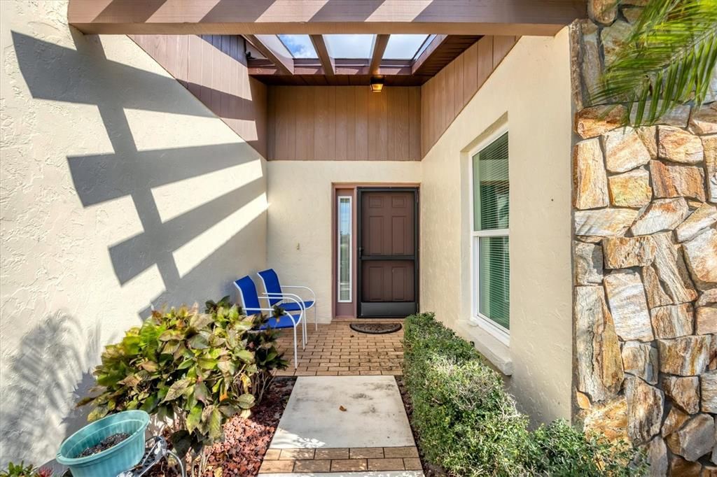 For Sale: $189,900 (2 beds, 2 baths, 1383 Square Feet)