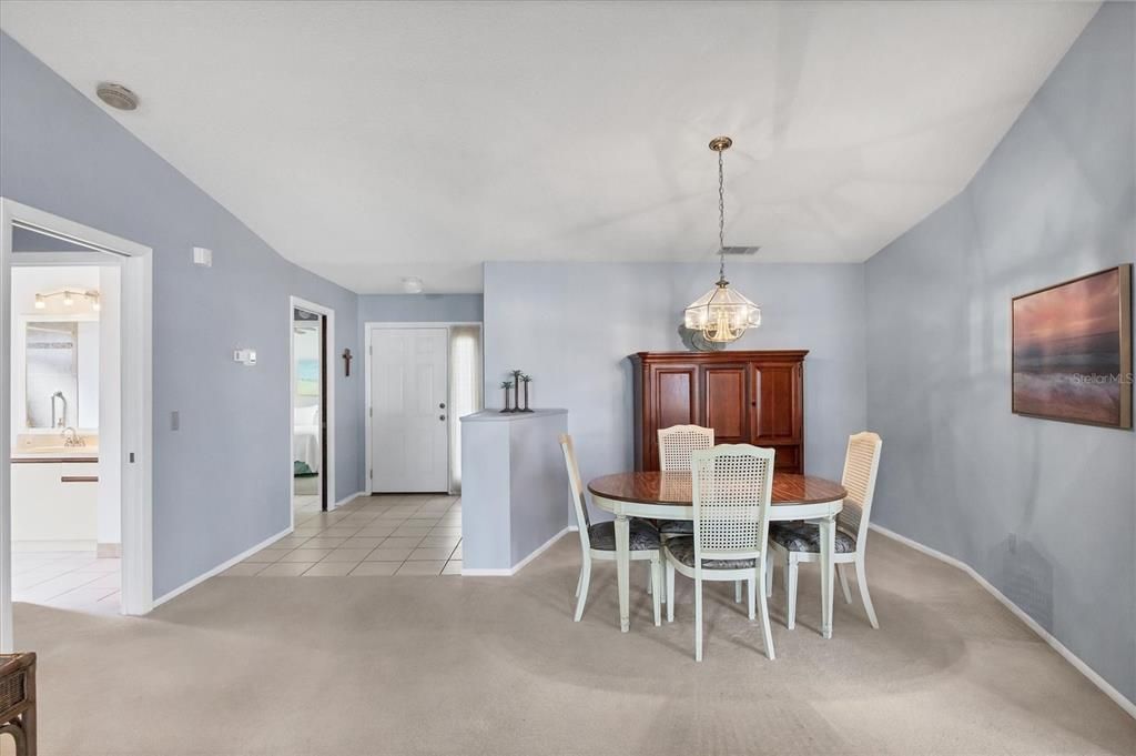 For Sale: $189,900 (2 beds, 2 baths, 1383 Square Feet)