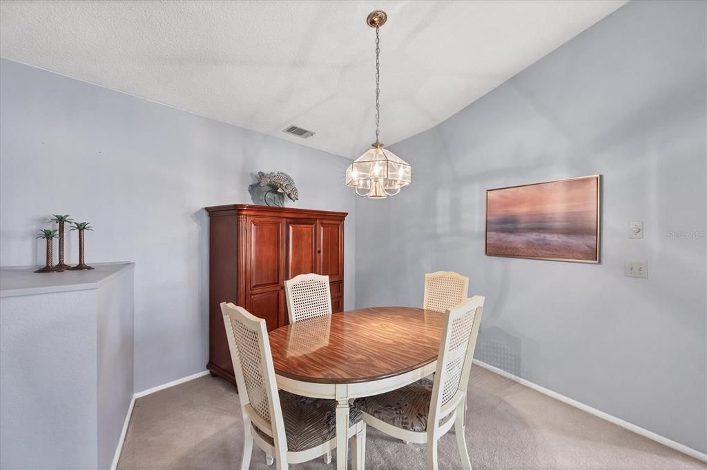 For Sale: $189,900 (2 beds, 2 baths, 1383 Square Feet)