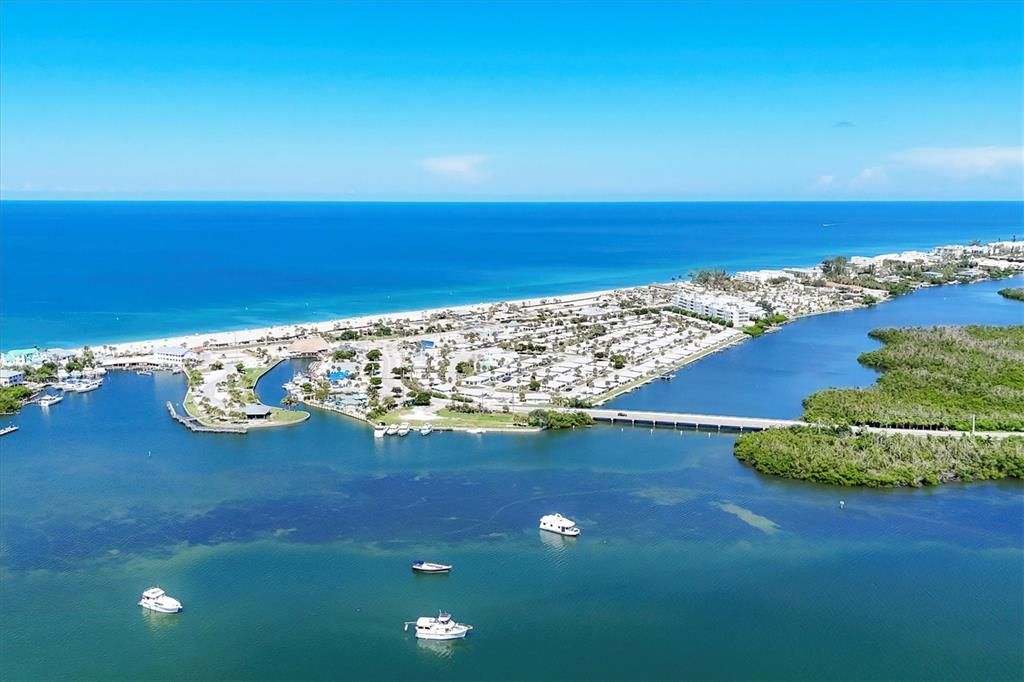 For Sale: $189,900 (2 beds, 2 baths, 1383 Square Feet)