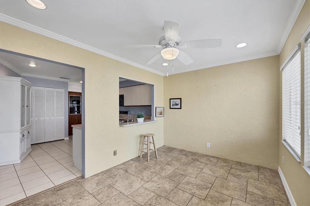 For Sale: $189,900 (2 beds, 2 baths, 1383 Square Feet)