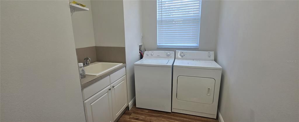 For Rent: $3,500 (3 beds, 2 baths, 2100 Square Feet)