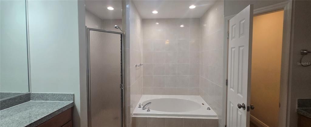 For Rent: $3,500 (3 beds, 2 baths, 2100 Square Feet)