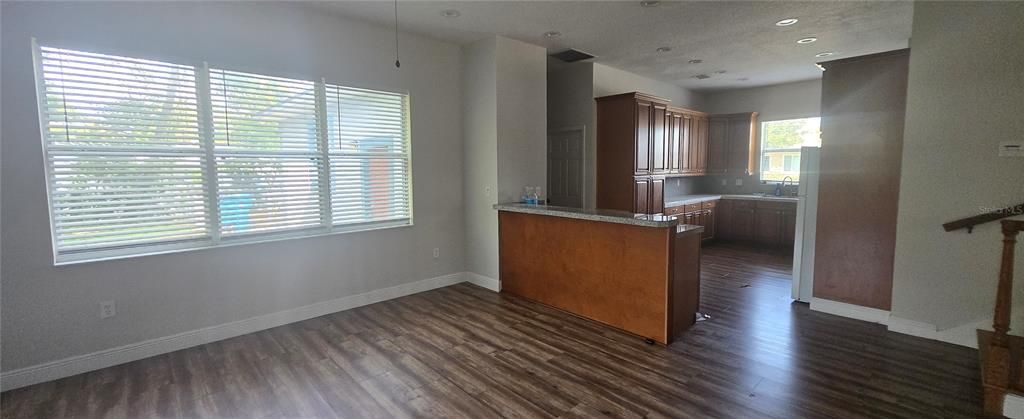For Rent: $3,500 (3 beds, 2 baths, 2100 Square Feet)