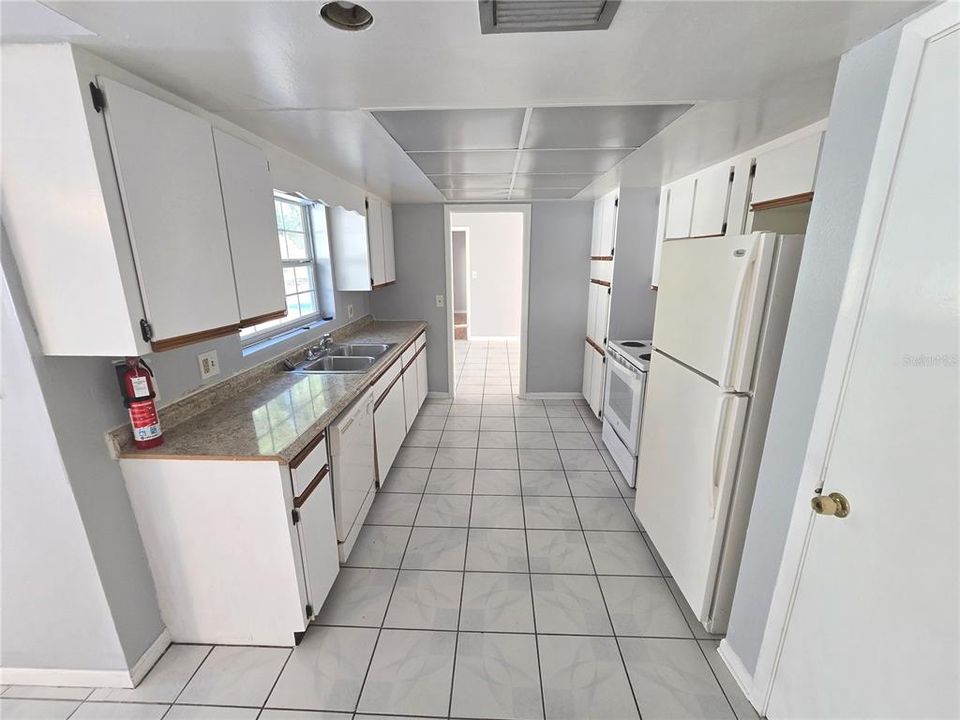 出租: $2,195 (3 贝兹, 2 浴室, 2008 平方英尺)