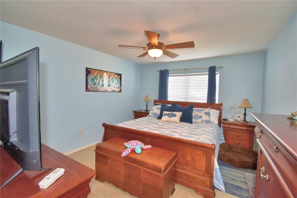 На продажу: $394,900 (4 спален, 2 ванн, 1669 Квадратных фут)