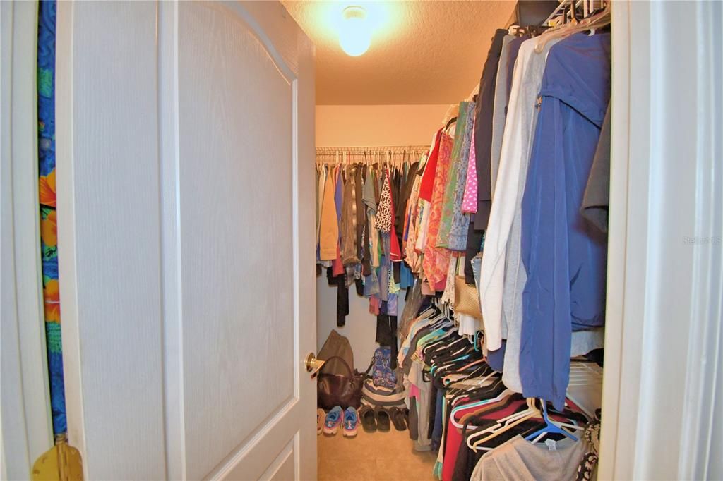 На продажу: $394,900 (4 спален, 2 ванн, 1669 Квадратных фут)