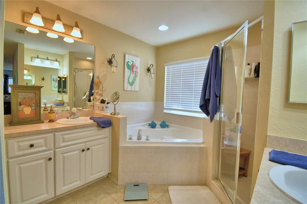 На продажу: $394,900 (4 спален, 2 ванн, 1669 Квадратных фут)