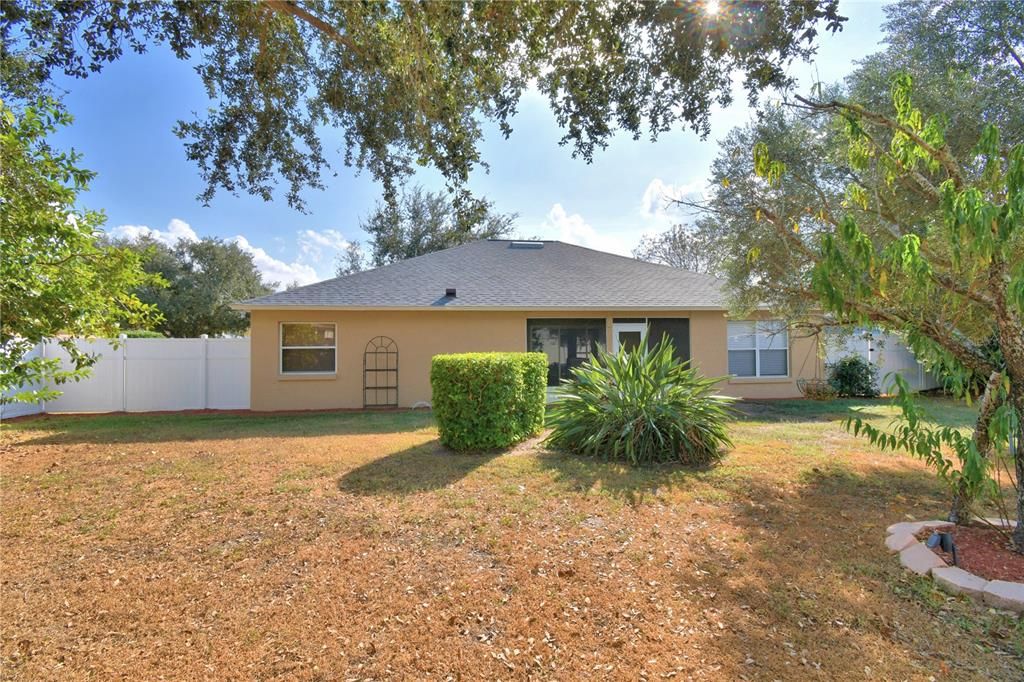 На продажу: $394,900 (4 спален, 2 ванн, 1669 Квадратных фут)