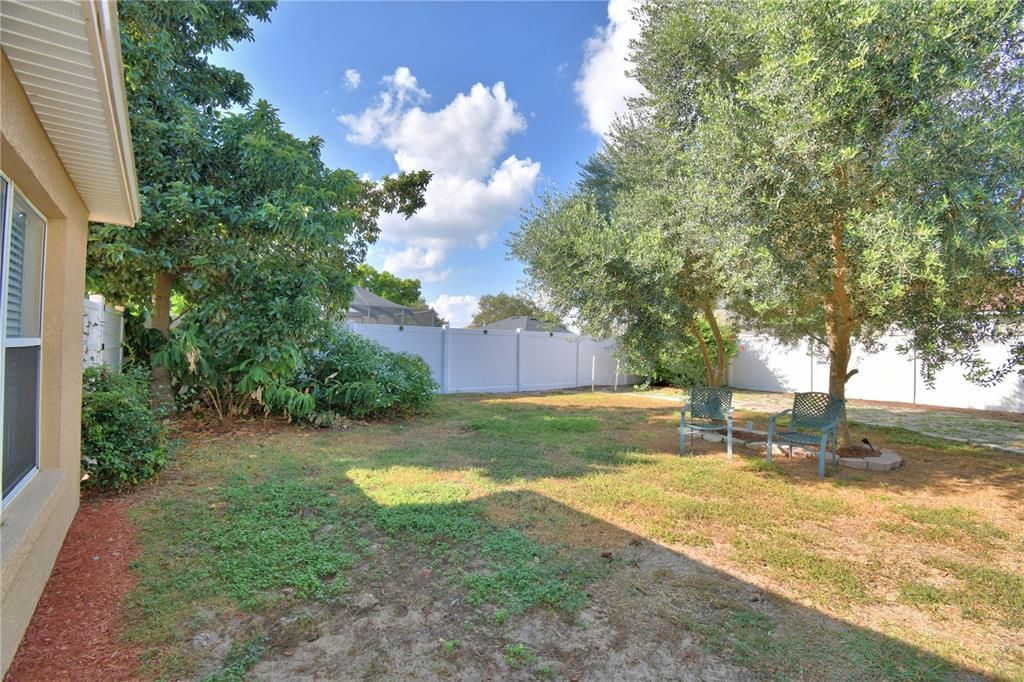 На продажу: $394,900 (4 спален, 2 ванн, 1669 Квадратных фут)