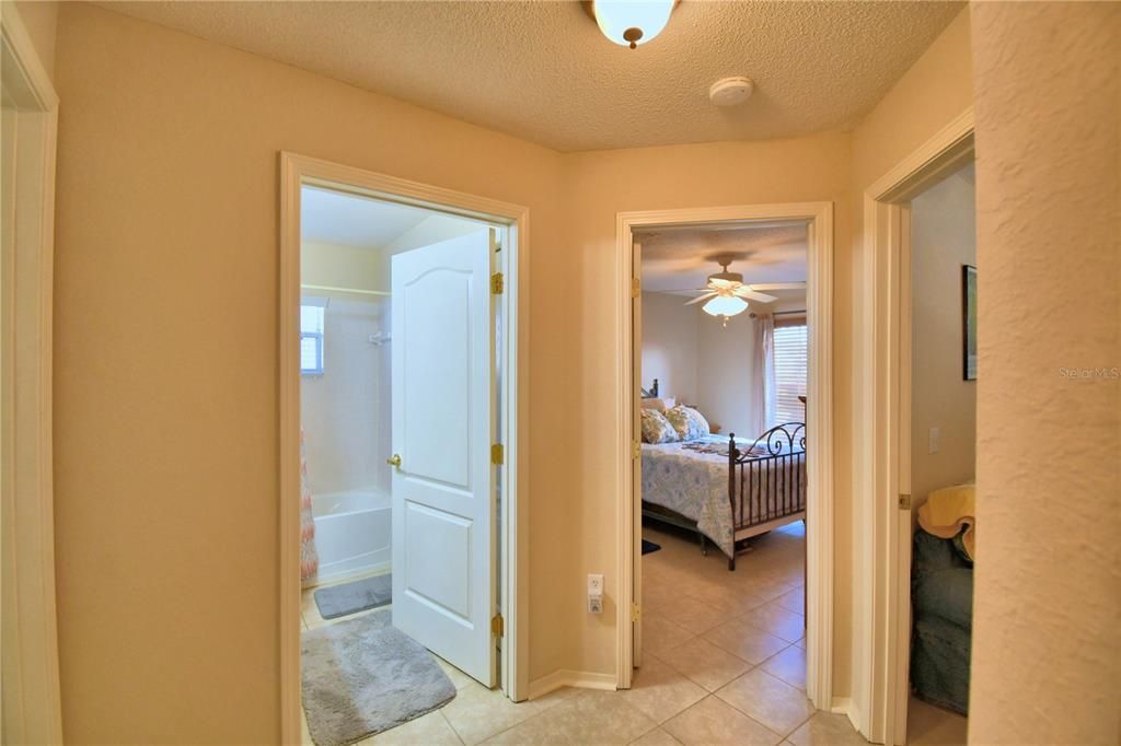 На продажу: $394,900 (4 спален, 2 ванн, 1669 Квадратных фут)