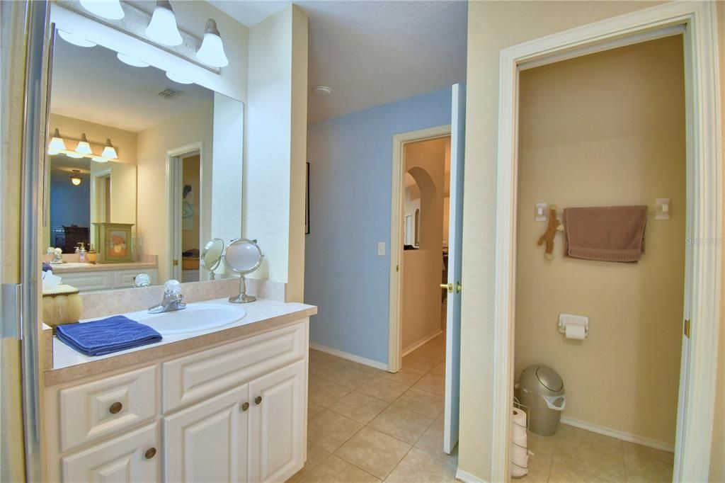 На продажу: $394,900 (4 спален, 2 ванн, 1669 Квадратных фут)