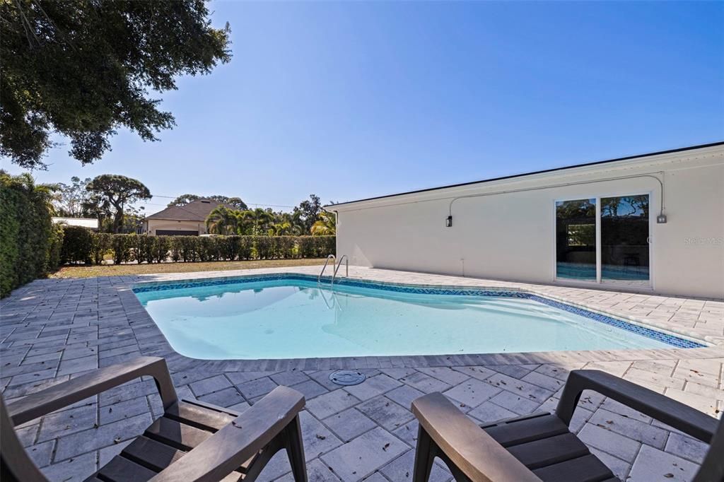 For Sale: $650,000 (4 beds, 2 baths, 1844 Square Feet)