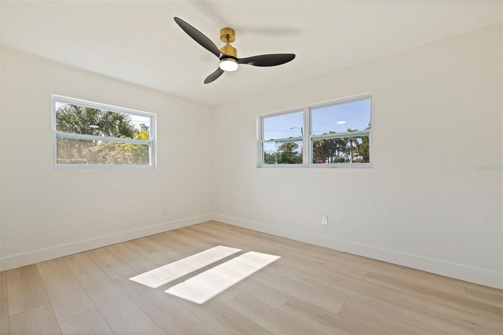 For Sale: $650,000 (4 beds, 2 baths, 1844 Square Feet)