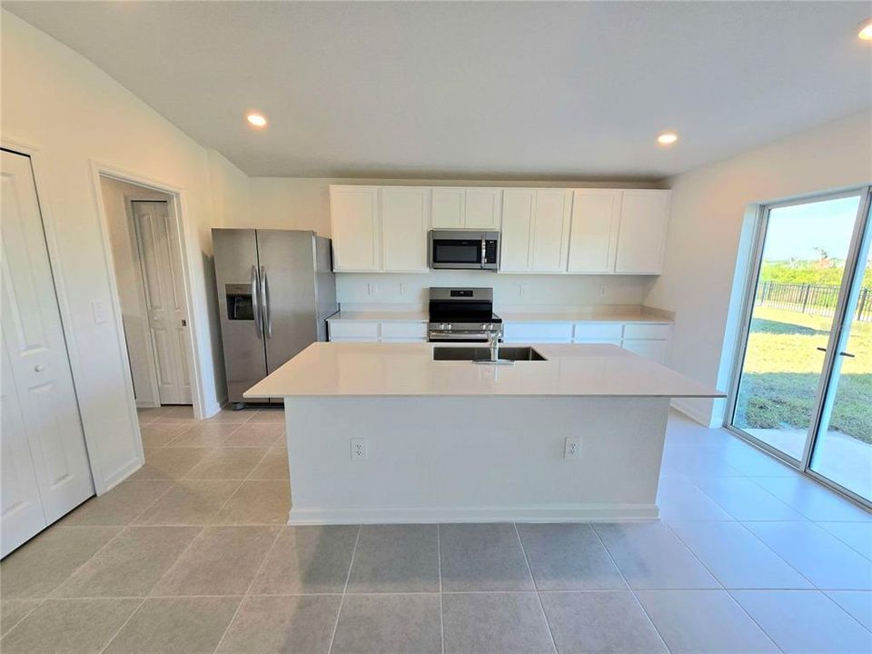 For Rent: $2,110 (3 beds, 2 baths, 1487 Square Feet)