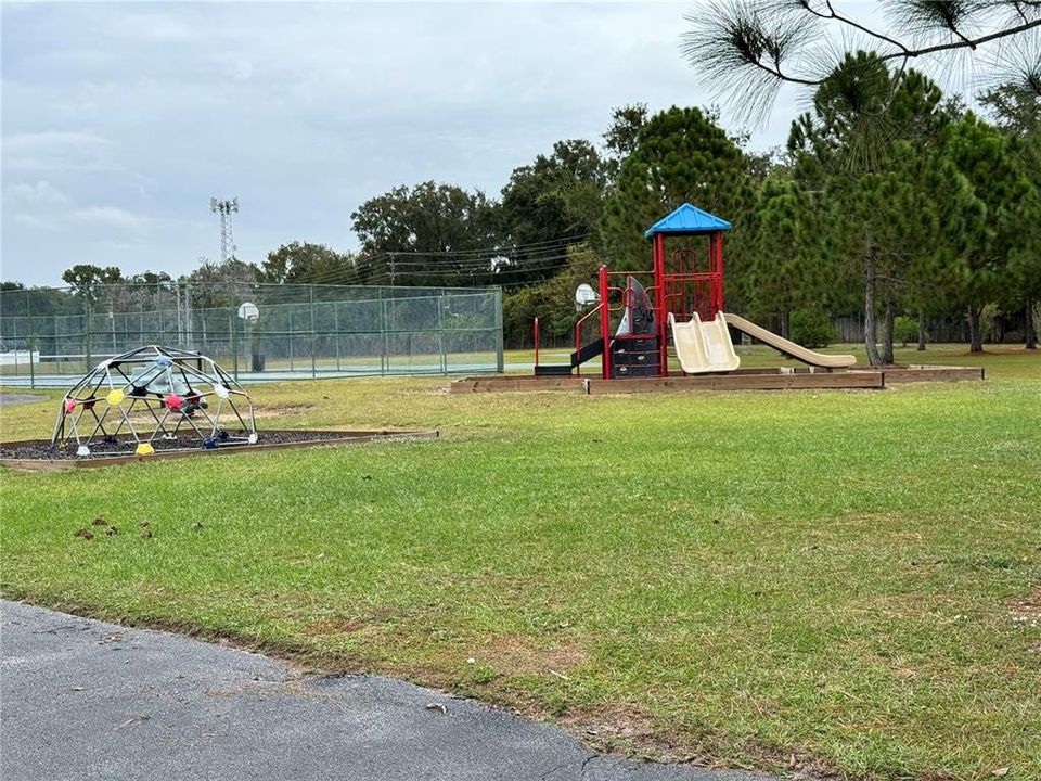 На продажу: $369,000 (3 спален, 2 ванн, 1611 Квадратных фут)