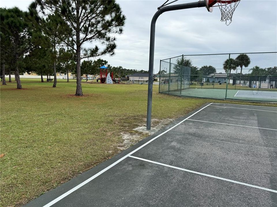 На продажу: $369,000 (3 спален, 2 ванн, 1611 Квадратных фут)