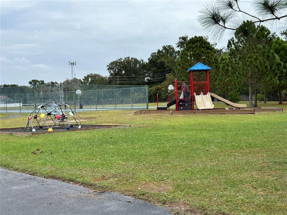 На продажу: $369,000 (3 спален, 2 ванн, 1611 Квадратных фут)