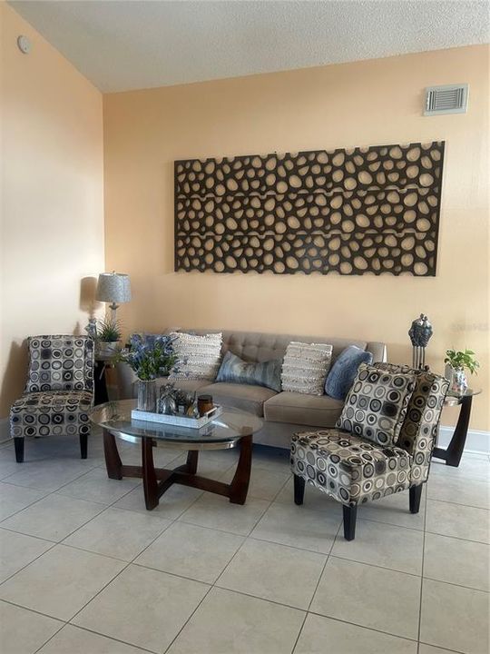 На продажу: $369,000 (3 спален, 2 ванн, 1611 Квадратных фут)