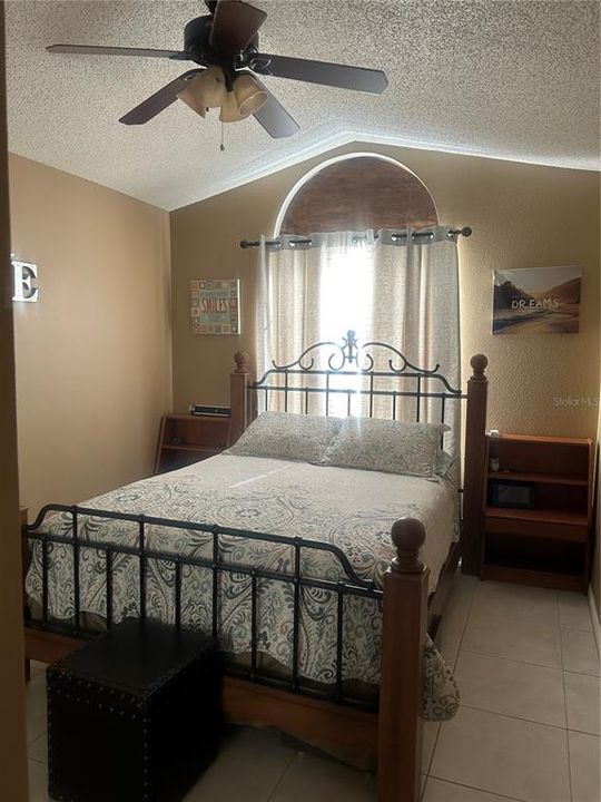 На продажу: $369,000 (3 спален, 2 ванн, 1611 Квадратных фут)