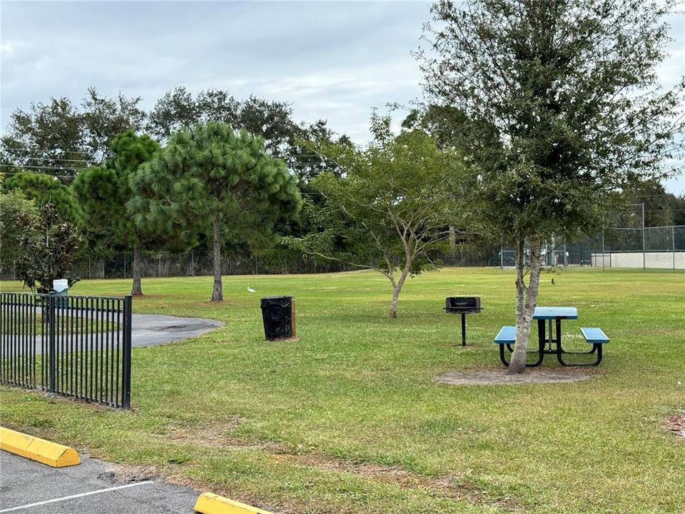 На продажу: $369,000 (3 спален, 2 ванн, 1611 Квадратных фут)