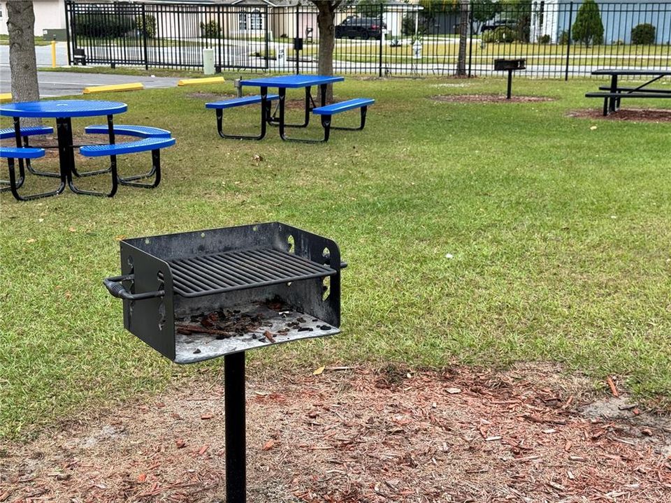 На продажу: $369,000 (3 спален, 2 ванн, 1611 Квадратных фут)