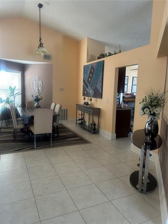 На продажу: $369,000 (3 спален, 2 ванн, 1611 Квадратных фут)