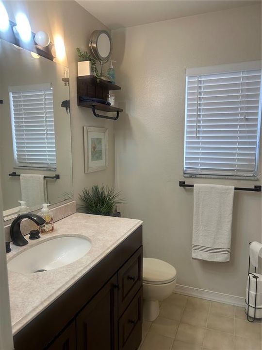 На продажу: $369,000 (3 спален, 2 ванн, 1611 Квадратных фут)