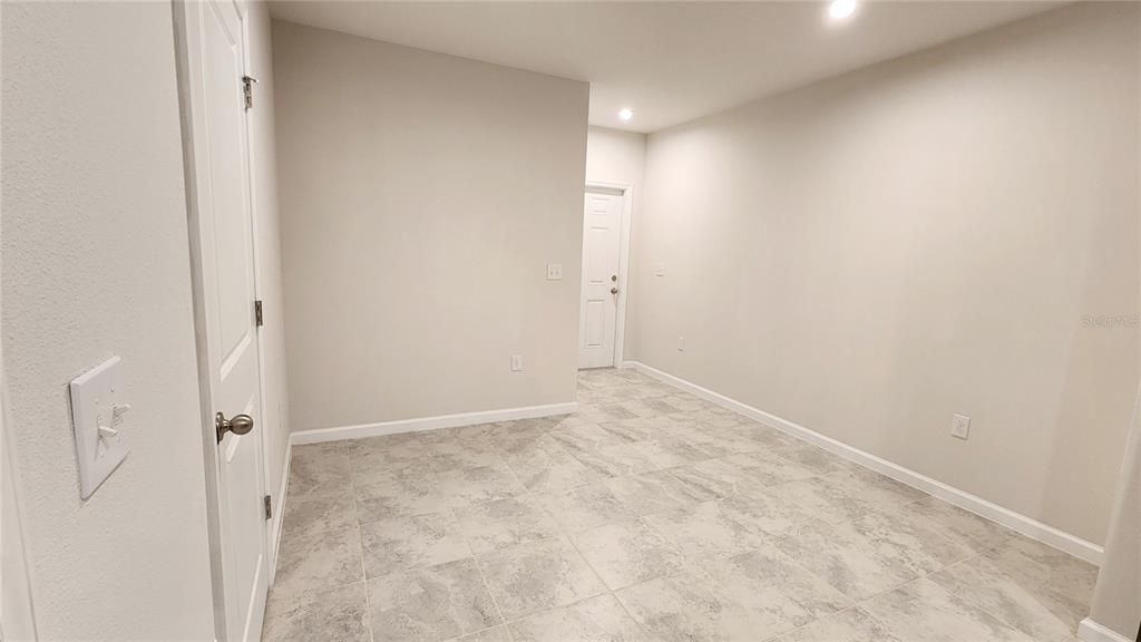 出租: $1,875 (3 贝兹, 2 浴室, 1413 平方英尺)