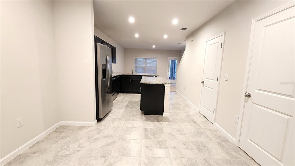 出租: $1,875 (3 贝兹, 2 浴室, 1413 平方英尺)