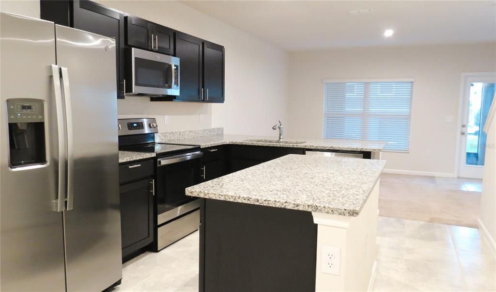 出租: $1,875 (3 贝兹, 2 浴室, 1413 平方英尺)